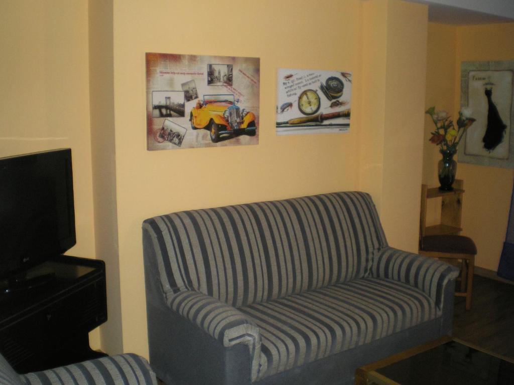 Apartamentos Augusta Centro Сарагоса Стая снимка